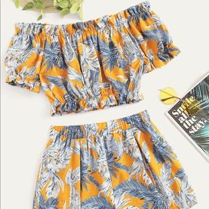 Off shoulder Tropical Crop Top and shorts set